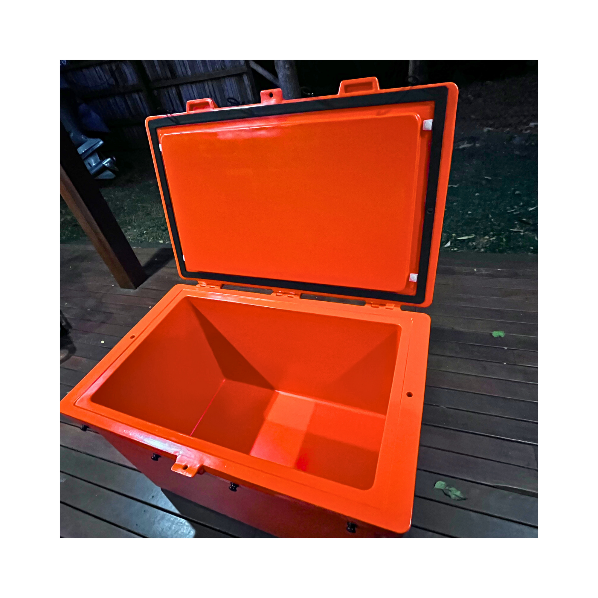 T200 Tropical Ice Box – 200 Litre Heavy-Duty Cooler