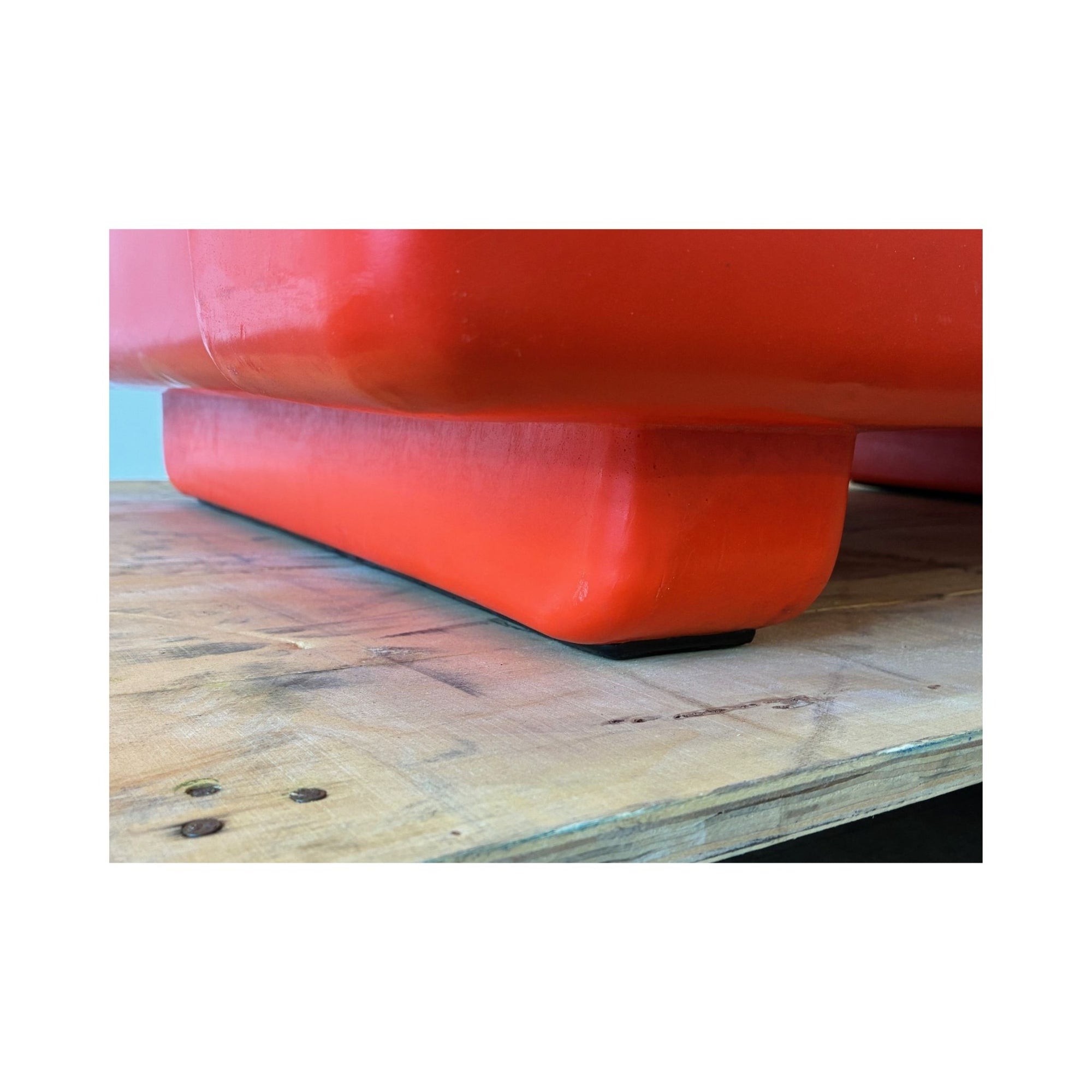 t300-tropical-ice-box-forklift-feet-pallet-ready-base