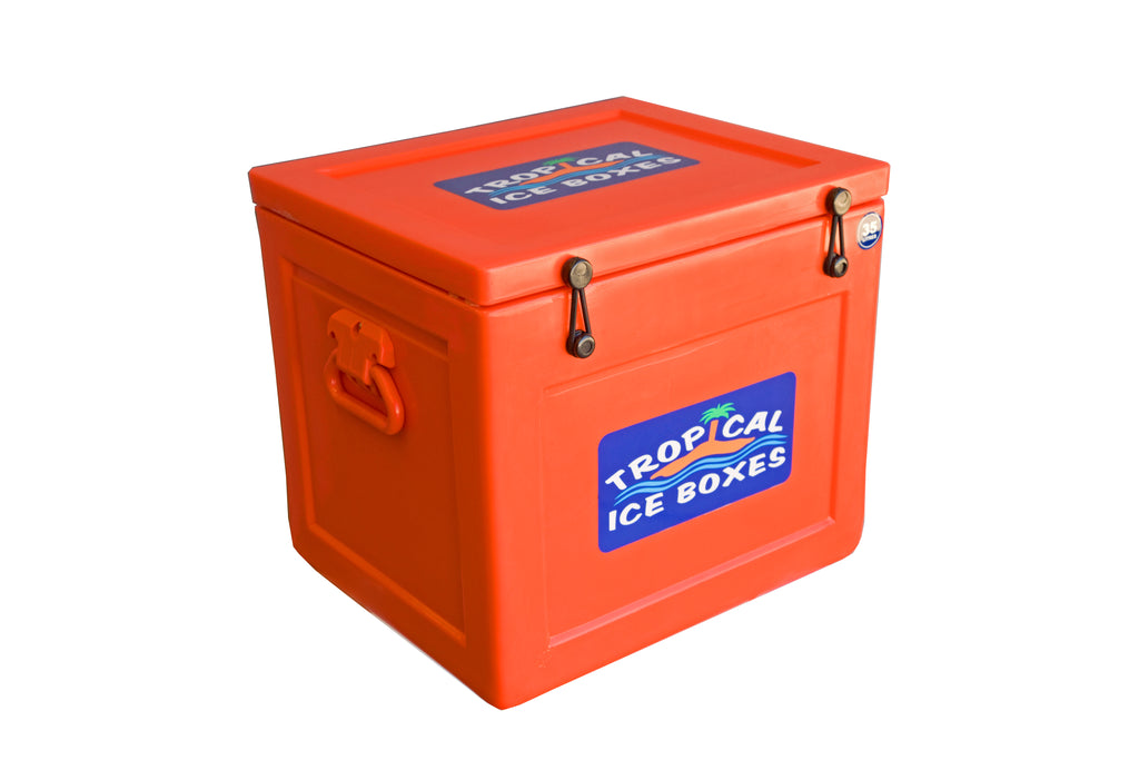 T35 - 35 Litre Tropical Ice Box outdoor lifestyle view